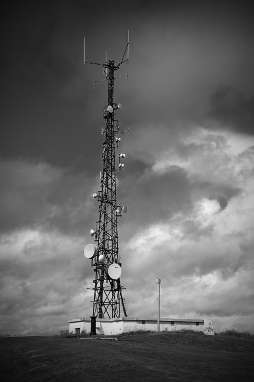 The radio transmitter on top of Dundee Law.
